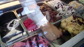 Antonia - How to eat Italian ice cream