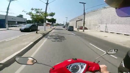 Scooter vs Volkswagen Coccinelle