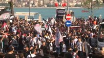 Beşiktaş, Üstü Açık Otobüsle Vodafone Arena'ya Gitti 1-