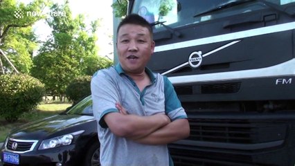 Motorway closed due to heavy smog in China