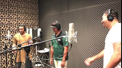 Ils Ont L'air Un Peu Fou, Mais Dés Qu'ils Unissent Leur Voix, La Magie S’opère