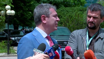 Naftëtarët, në protestë. 10 muaj pa paga, por nafta shitet - Top Channel Albania - News - Lajme