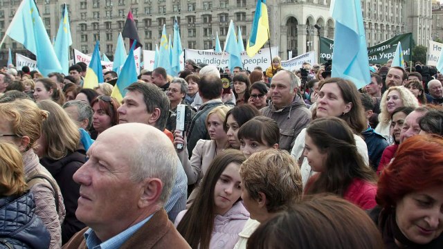 Crimean Tatars mark Stalin-era deportations despite Russian ban