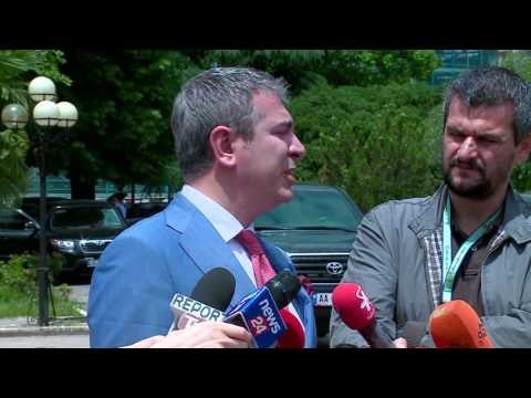 Naftëtarët, në protestë. 10 muaj pa paga, por nafta shitet - Top Channel Albania - News - Lajme