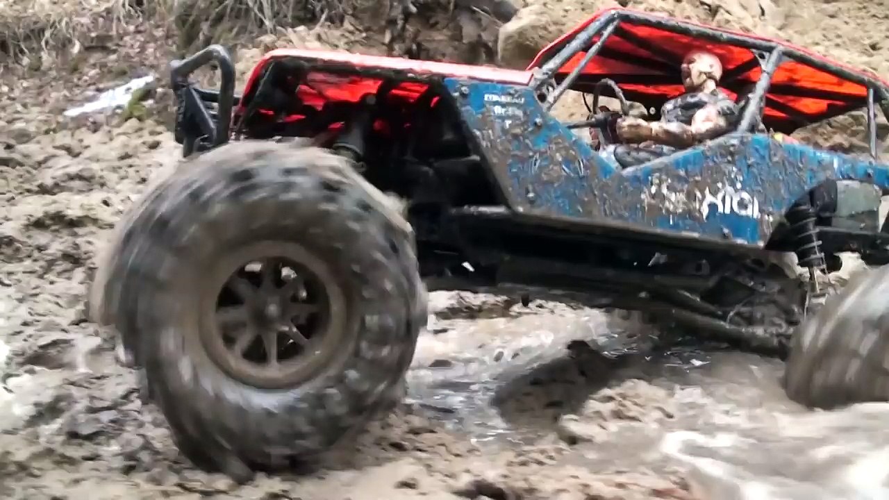 RC Cars In #Mud #4x4 Adventures - Mercedes Ener-G-Force VS #Axial Wraith