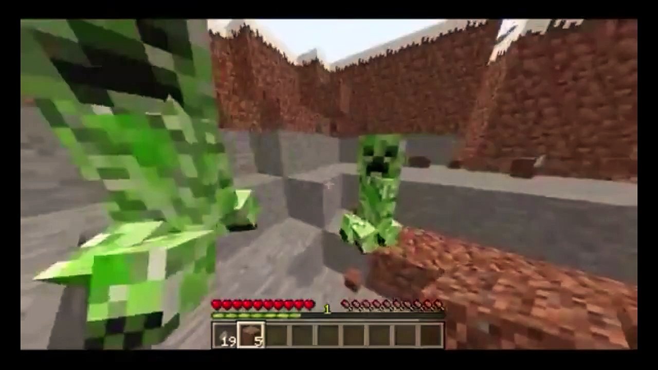 Minecraft Creepers Has A Sparta Remix
