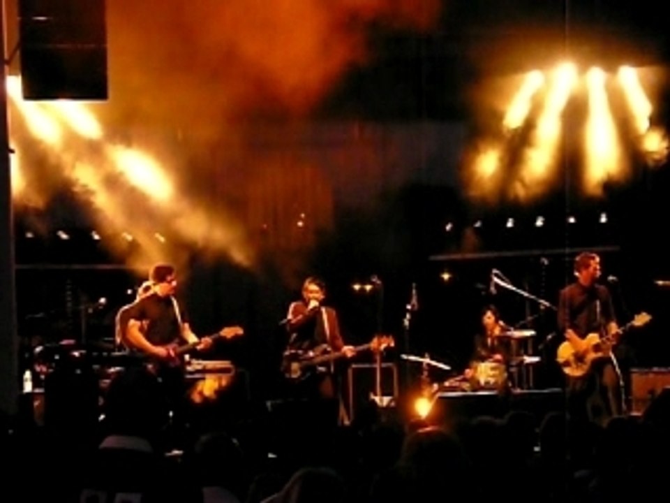 Bikini Machine - La Fille du Père Noël