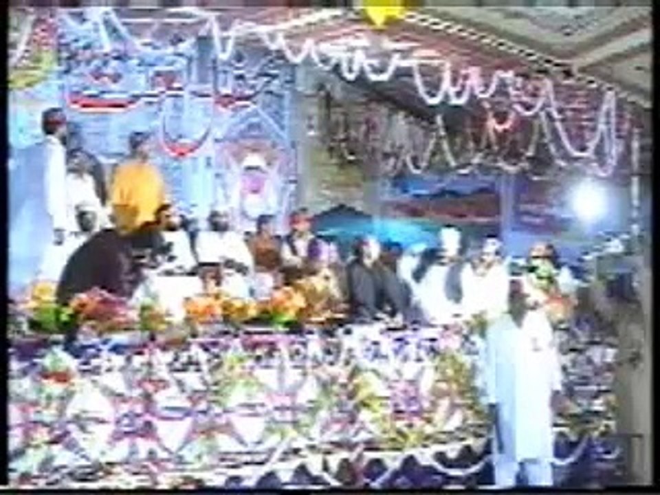 Gujar Khan  Complete Mehfil Naat - Farhan Ali Qadri 2009 New Naat HD