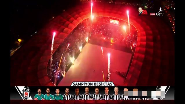 Beşiktaş Kupasını Vodafone Arena'da Kaldırdı