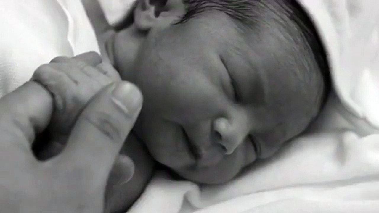 Meet John Prats, Isabel Oli's first child 2