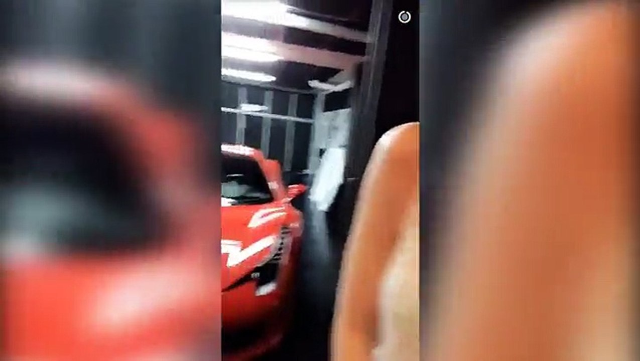 Jovens espanholas divulgam vídeo de festa na casa de Neymar