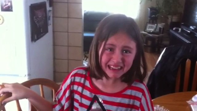 Girl Has Hilarious Reaction To Getting Justin Bieber Tickets