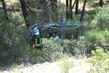 Kaza Yaptı, Polisin Önünde Nişanlısına Saldırdı