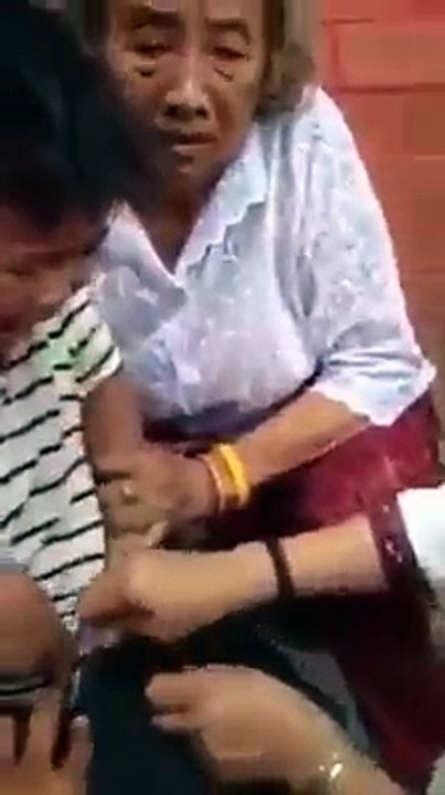 Anunya Kejepit Retsleting