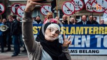 Video viral: Remaja Islam selfie depan demo anti-Muslim