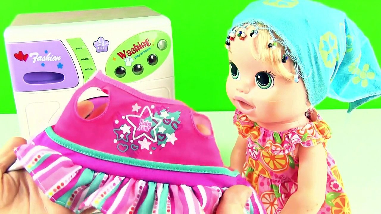 Baby Alive Ev Hanımı - Temizlik Zamanı - Oyuncak Bebek Oyunları