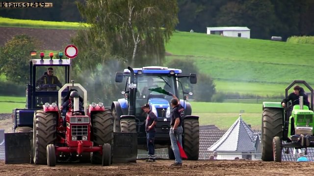 Tractors in MUD! ULTIMATE TRACTOR FAILS 2015 ★ EPIC Tractors FAIL WIN Compilation#2