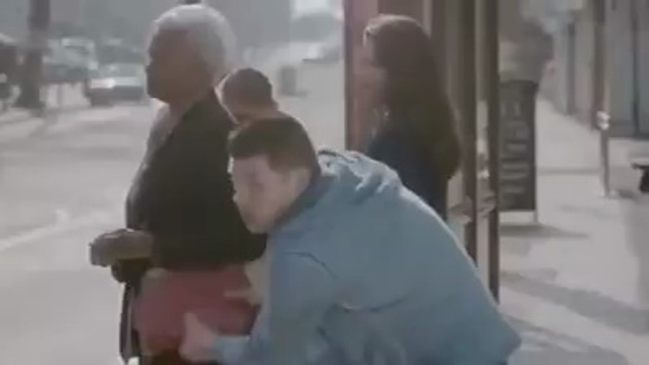 She catch the theif