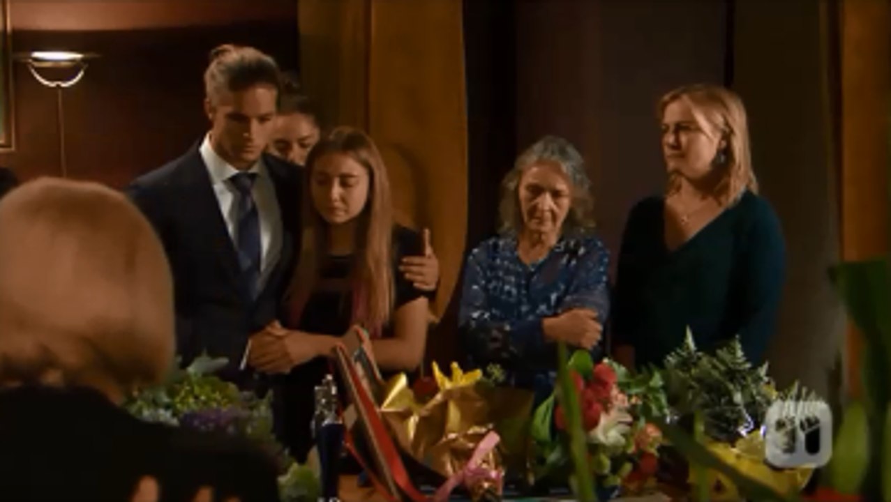 Piper and Tyler scenes ep 7346