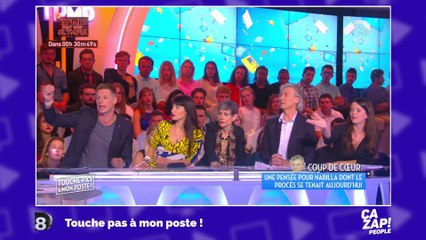 Défilé coquin des filles dans Les Anges 8