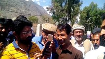 People of Gilgit Baltistan abusing Prime Minister of Pakistan Nawaz Sharif in Gilgit Baltistan