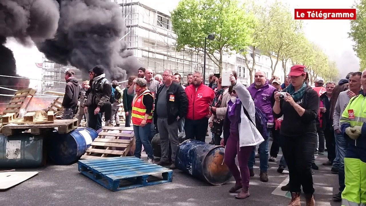 Lorient. Dépôt pétrolier bloqué : les forces de l'ordre interviennent