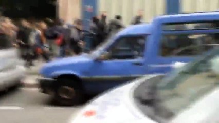 L'attaque de la voiture de police quai de Valmy vue d'un angle différent.