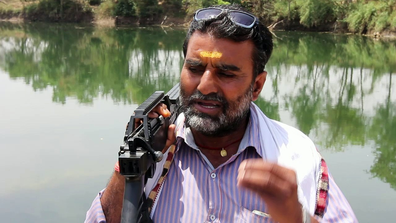 Mit Waffen gegen Wasserdiebe in Indien