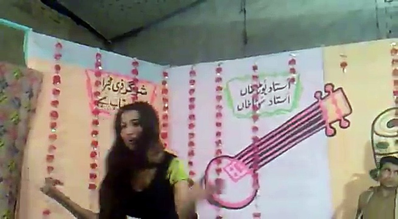 Lak-28-Kuri-Da-Mujra-1