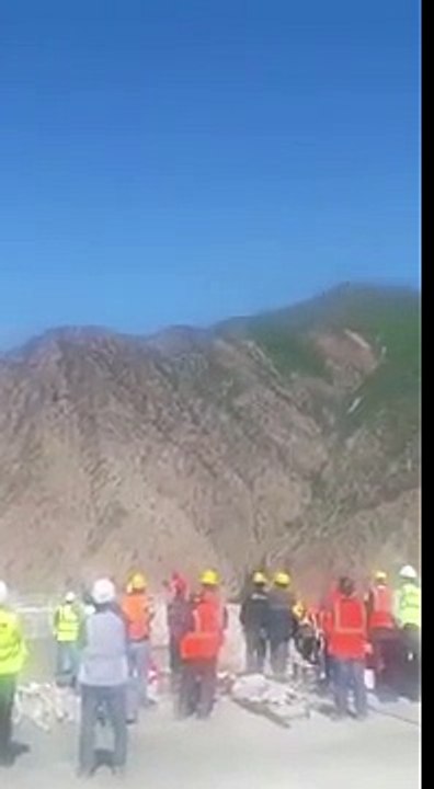 Artvin'de Helikopter Düştü!