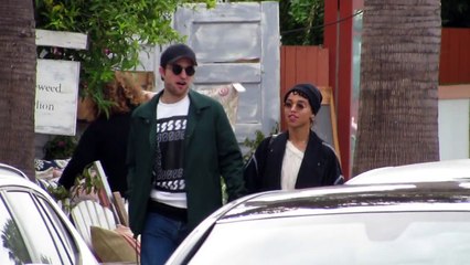 Robert Pattinson and FKATwigs Venice Beach, LA FFULL 23.04.2015