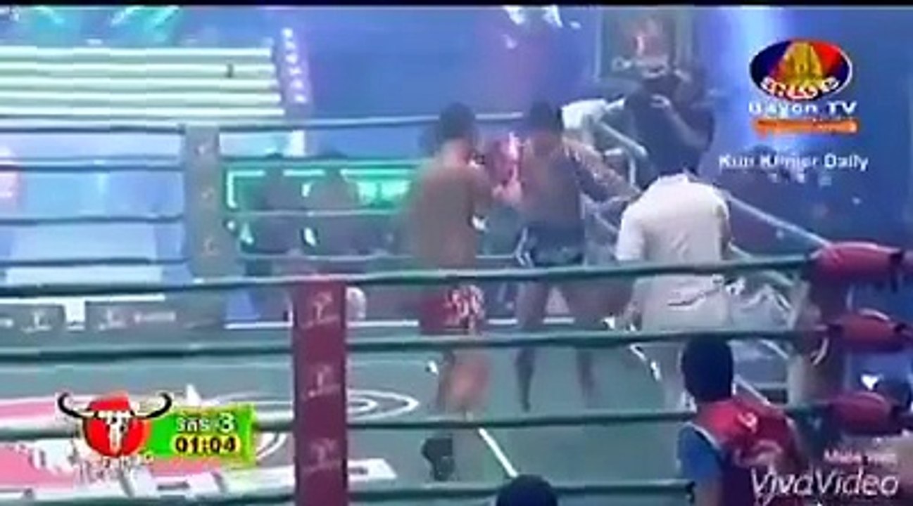 Incredible jump kick KO!