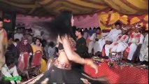 Beautiful Dancer Girl Live Wedding-Shadi Dance-Mujra 2016 new mujra-private mujra-sexy pakistani mujra dance