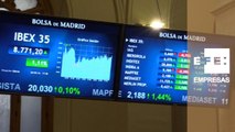 La Bolsa española recupera los 8,700 puntos tras subir el 1,11%