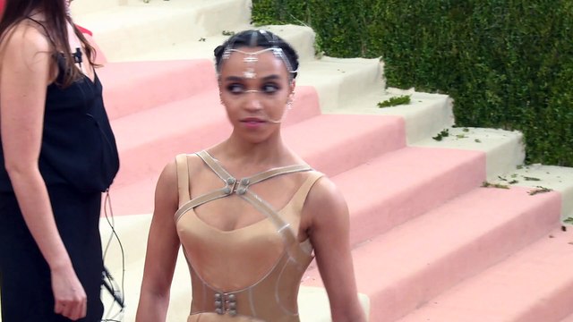 Robert Pattinson and FKA Twigs #11 MetGala 02.05.2016