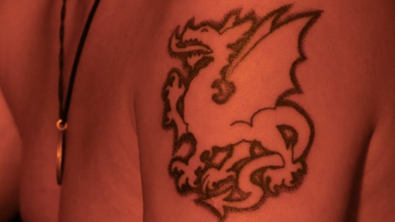 Wykonujemy TATUAŻ starodawną techniką! - CO ZA HISTORIA