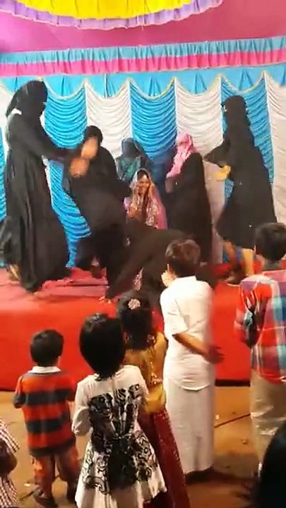 Hahahahaha...sooo much funny dance dailymotion