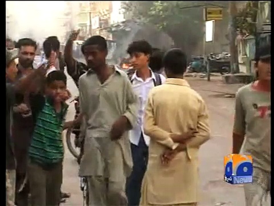Karachi‬ - ‪Ayaz Latif Palijo‬'s Muhbat-e-Sindh Rally under attack live reporting of Geo Tv 23 May 2012