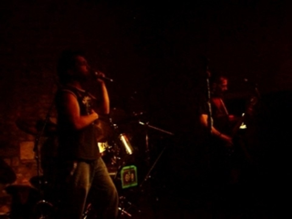 Ordures.Publik.Anarchy:La chemise blanche