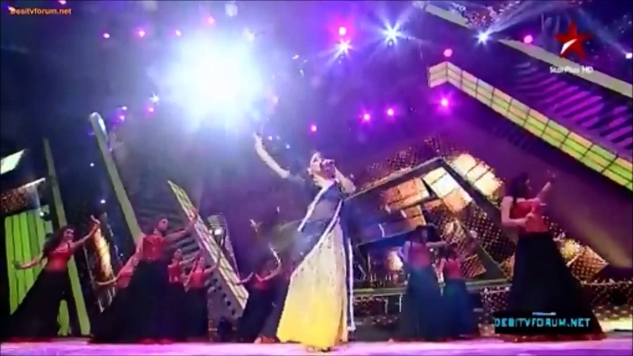 Madhuri Dixit Stage Performance