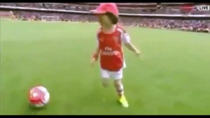 Santi Cazorla's son's 'ENZO' 5-year-old impressive skills woo the crowd [ ARSENAL ]