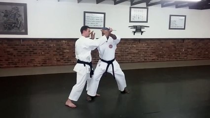 KARATE SHOTOKAN- SELF DEFENSE TACTICS AGAINST KNIFE - SENSEI CONTREIRAS