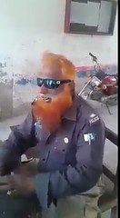 Pakistani Police/oldman Perfectly Portrayed in his Singing Pani da Bulbula/Bubble of Water