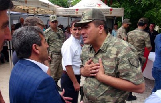 Vali, Şehidin Cenaze Töreninde Baygınlık Geçirdi