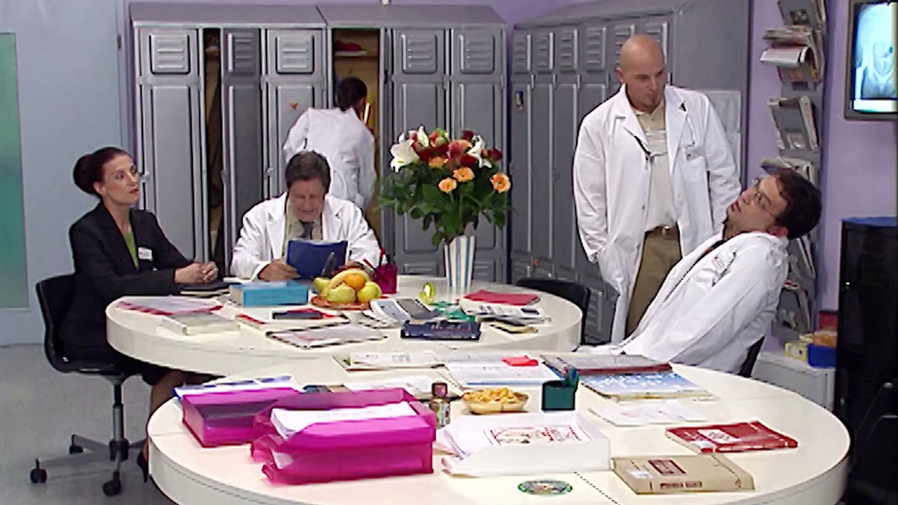 Naša mala klinika (NMK HRVATSKA) - Križa i mnogi drugi problemi  - Broj 13  HD