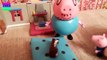 Peppa Pig poops in toilet Play doh giant Peppa family toys playset свинка пеппа какашки
