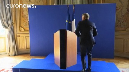 Fransa Dışişleri Bakanı uçak kazasında ölenlerin aileleriyle buluştu