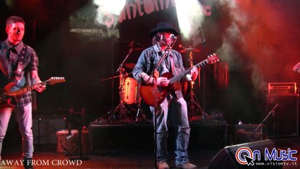 Escape the Crowds for Peaceful Retreats 🌿