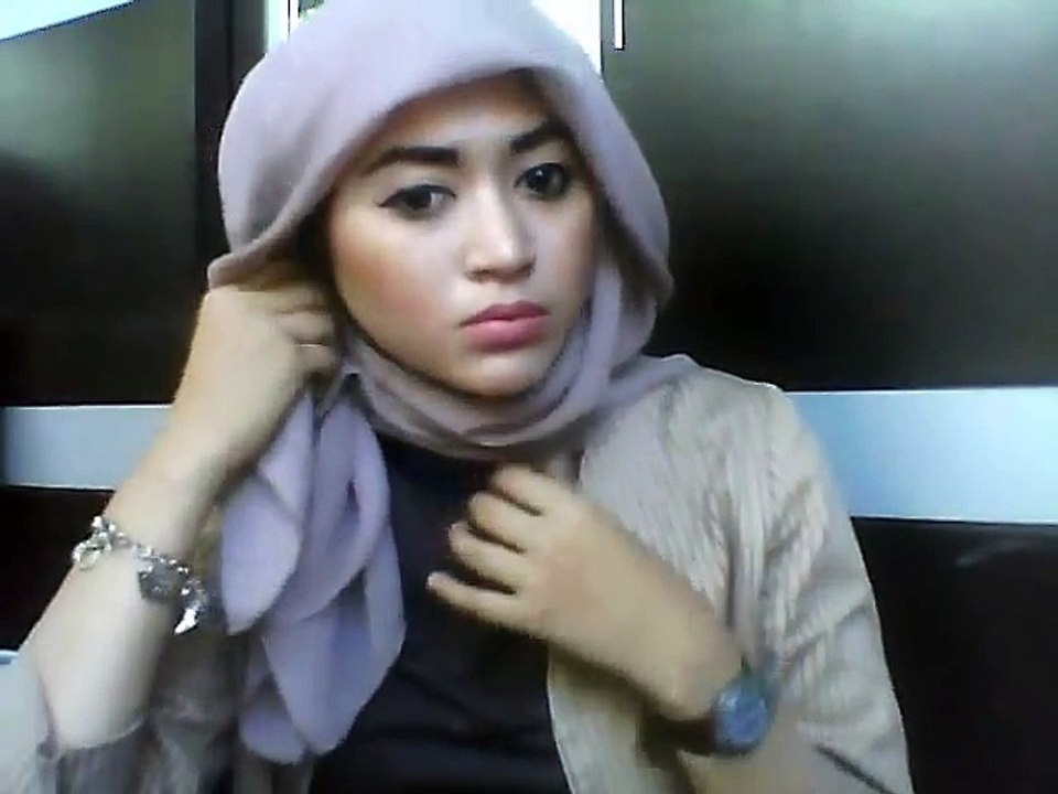 Hijab Tutorial Paris Segi Empat _ Square Scarf #4