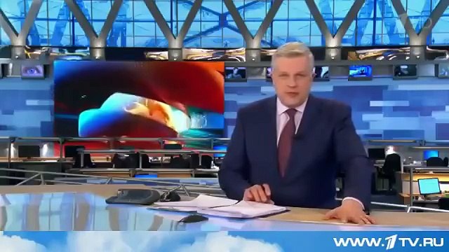 Сурдопереводчик из Швеции устроил настоящее шоу в прямом эфире на Евровидении